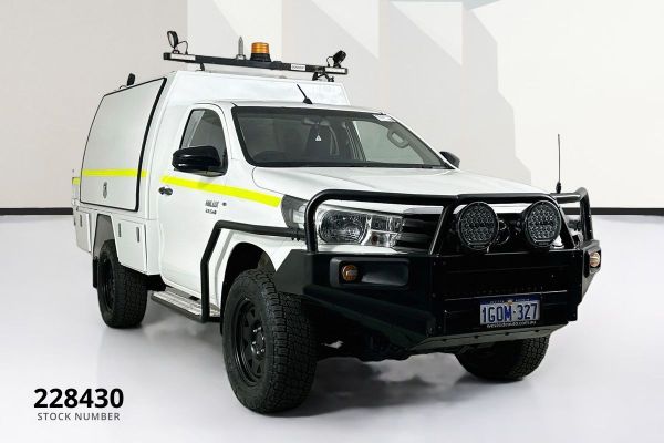 2018 Toyota HILUX SR (4x4) GUN126R MY17 4X4 image