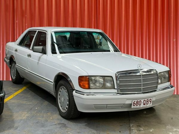 1988 Mercedes-Benz 300 W126 SE White 4 Speed Automatic Sedan image