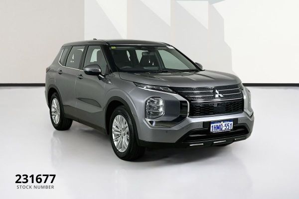 2021 Mitsubishi Outlander ZM ES image