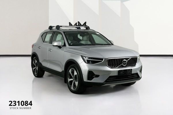 2022 Volvo XC40  Ultimate B4 Bright