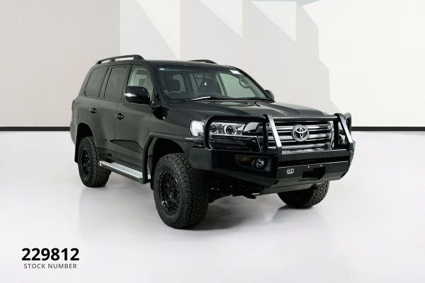 2020 Toyota Landcruiser VDJ200R GXL image