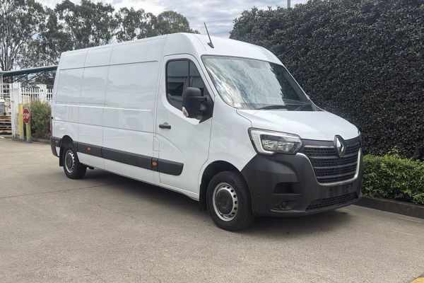 2025 Renault Master Pro 110kW X62 Phase 2 LWB Mid Roof image