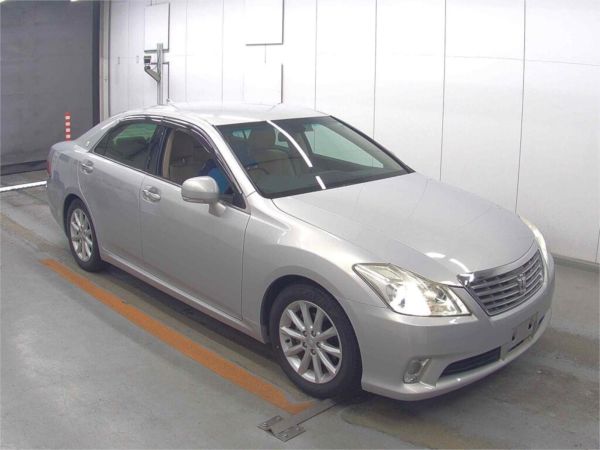2011 Toyota Crown Sedan R Saloon Royal Saloon image