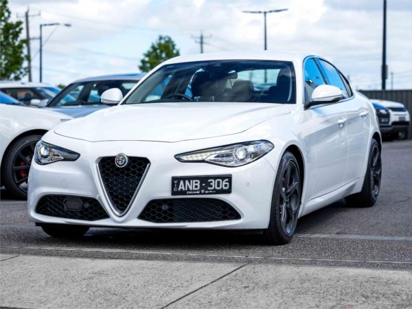 2017 Alfa Romeo Giulia Sedan Super image