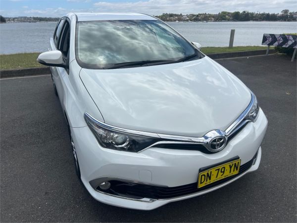 2016 Toyota Corolla Hatchback ZRE182R Ascent Sport image