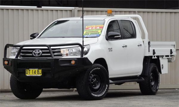 2017 TOYOTA HILUX DUAL C/CHAS GUN126R SR (4x4) image