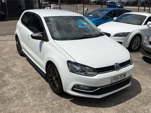 2015 VOLKSWAGEN POLO 5D HATCHBACK 6R MY15 81 TSI COMFORTLINE image