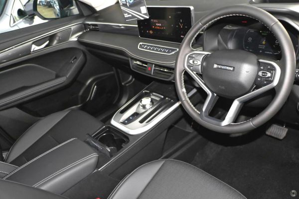 2026 GWM Haval Jolion Lux Hybrid Auto image