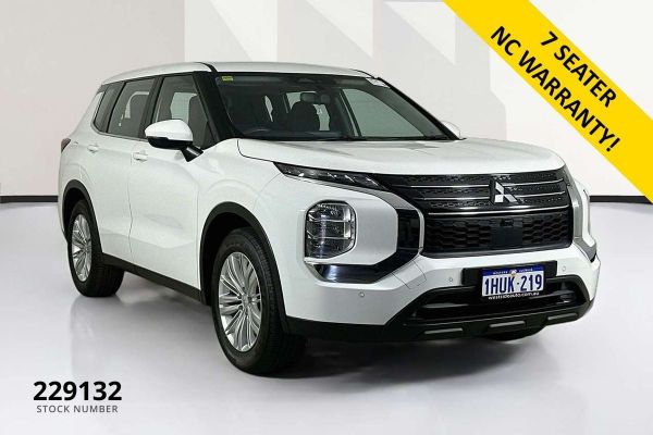 2023 Mitsubishi Outlander ZM ES image