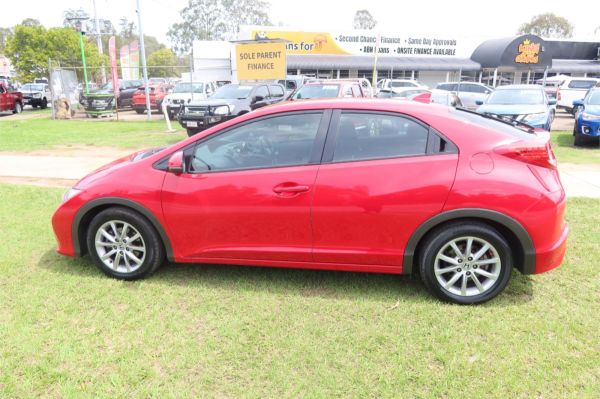 2013 Honda Civic Hatchback 9th Gen MY13 VTi-S