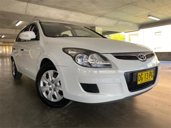 2011 HYUNDAI i30 4D WAGON FD MY11 cw SX 1.6 CRDi image