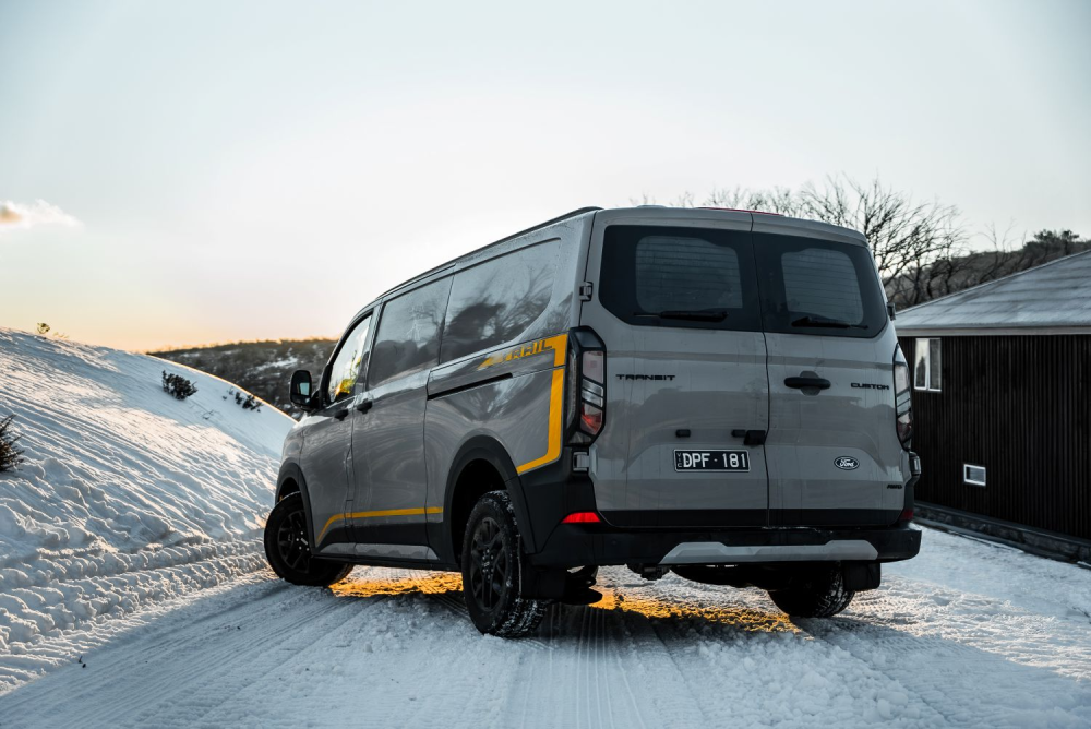 2026 Ford Transit Custom Trail
