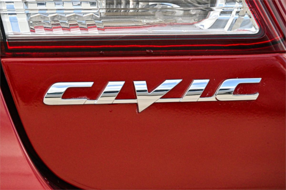 Image for 2011 Honda Civic Sedan 8th Gen MY10 VTi-L 18