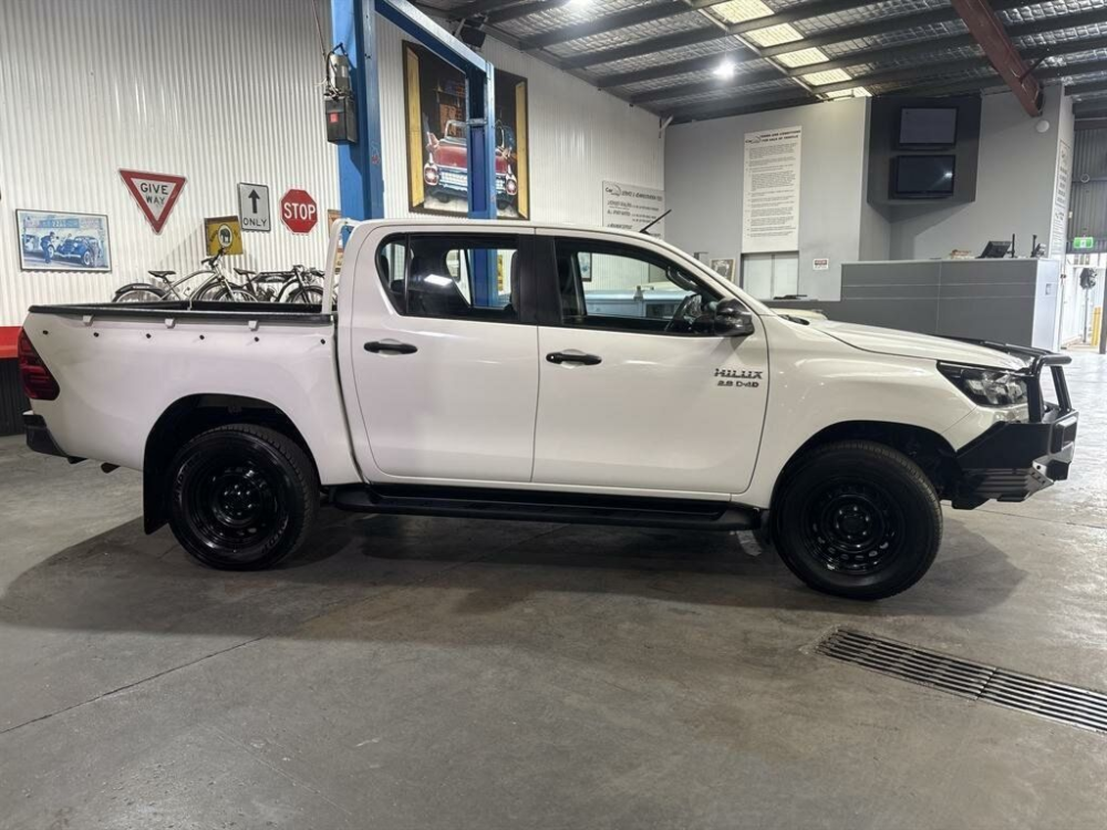 Image for 2020 Toyota Hilux Double Cab Pick Up SR (4x4) GUN126R Facelift 5